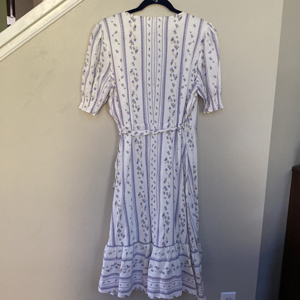 Antonio Melani
Cleo Linen Floral Stripe Wrap Midi Dress - Picture 5 of 13